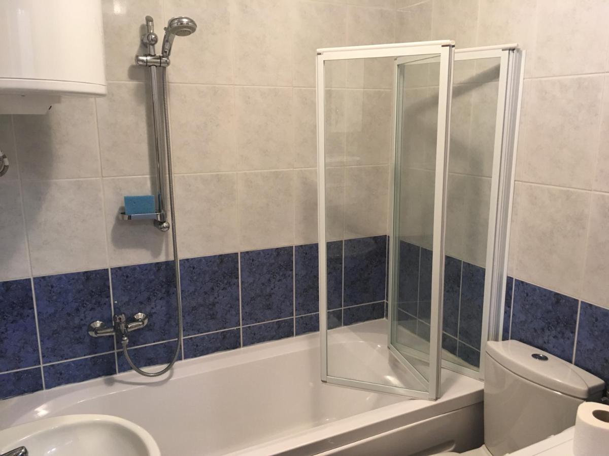 Ms - Downtown With Free Parking Space Apartment Белград Стая снимка