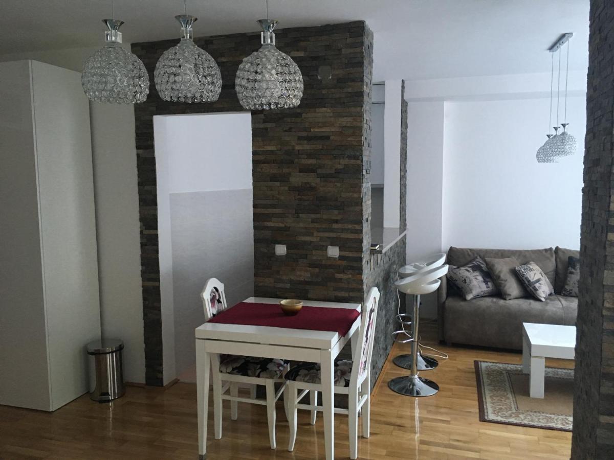 Ms - Downtown With Free Parking Space Apartment Белград Стая снимка